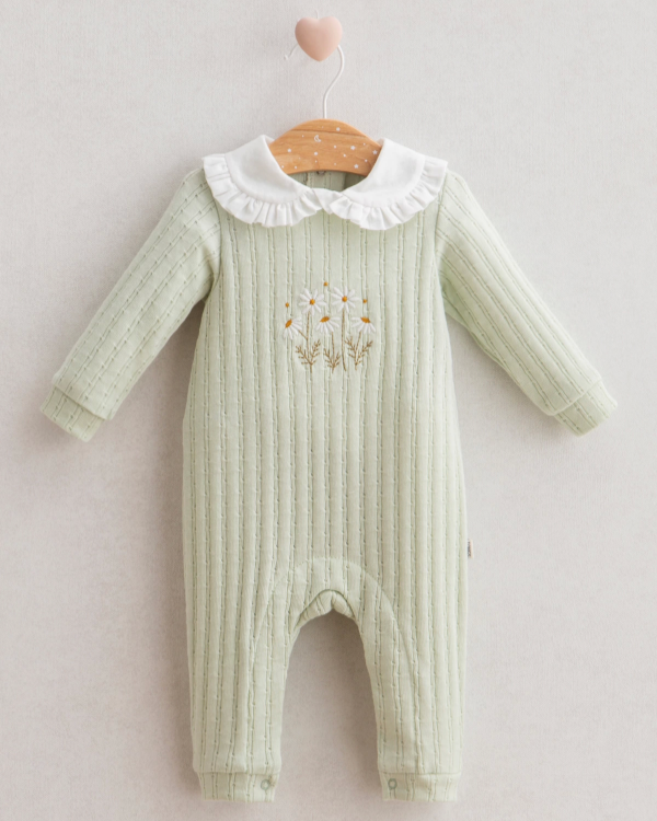 Babypak met geborduurde bloemen