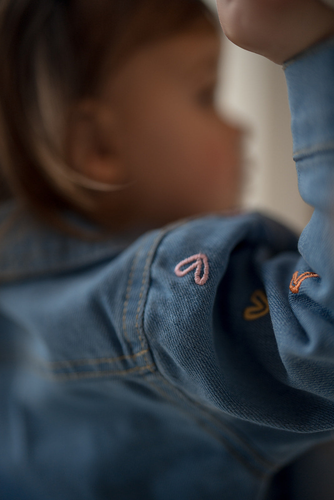 Denim jas met hartjesdetail