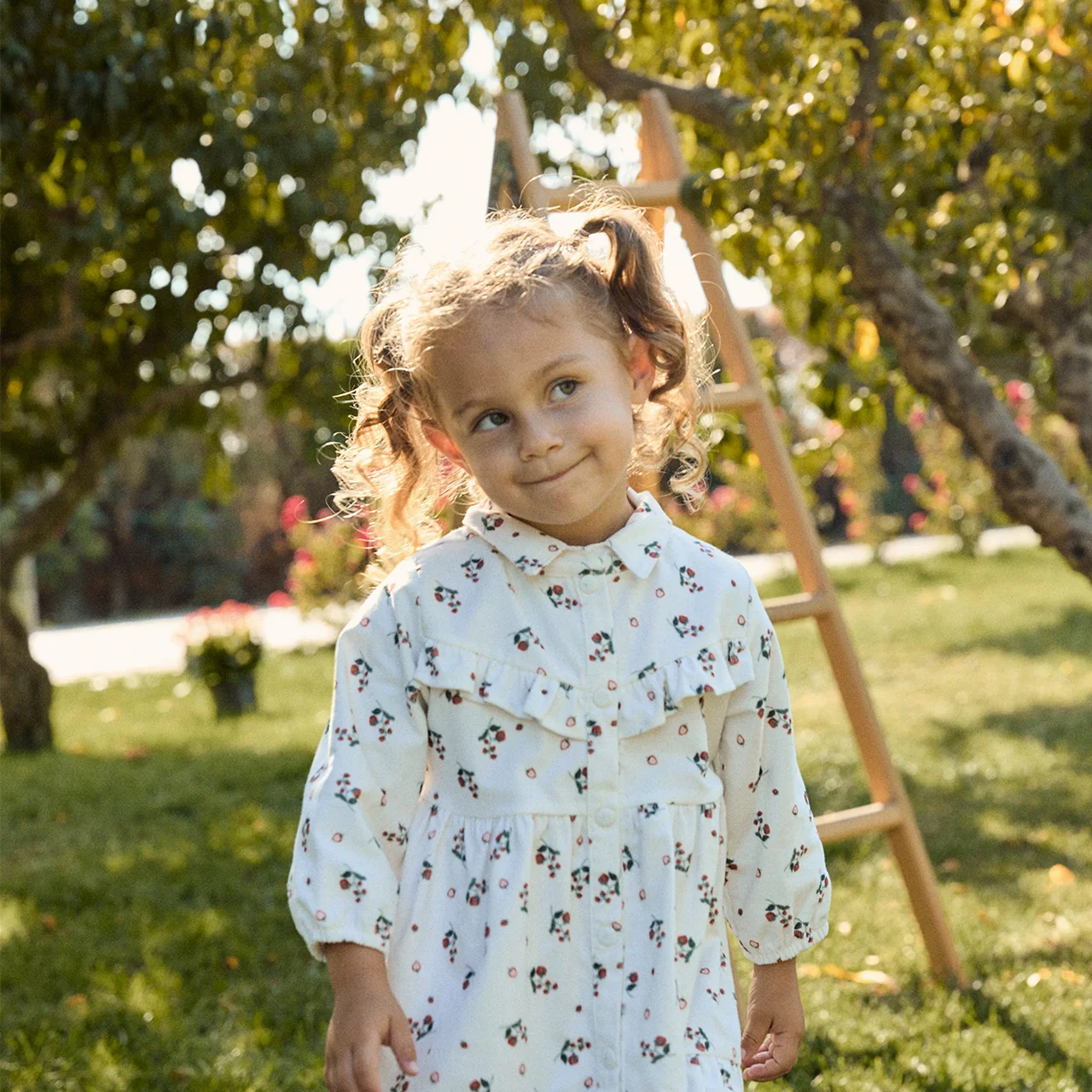 Schattige Meisjesjurk met Aardbeien